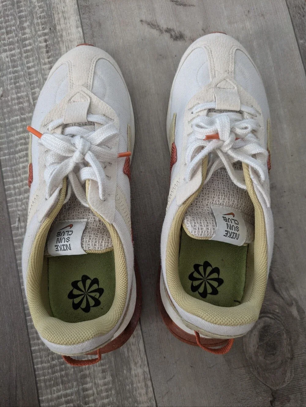 Nike Air Max Pre-Day SE Sun Club Low Top Light Orewood Brown Size 7 DM0037-100